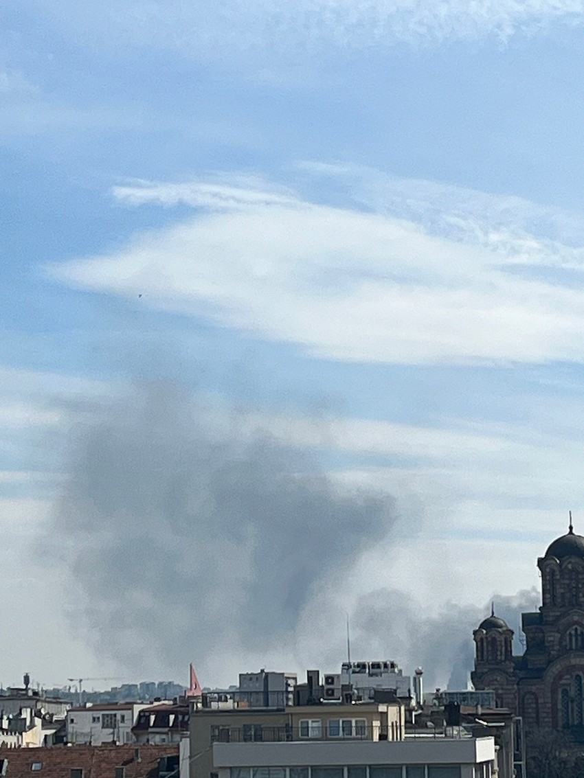 Dim se vidi i sa visokih zgrada u centru Beograda