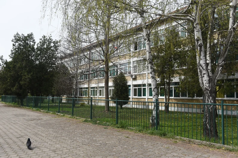 Osnovna škola u Kačarevu gde je dečak izvršio samoubistvo