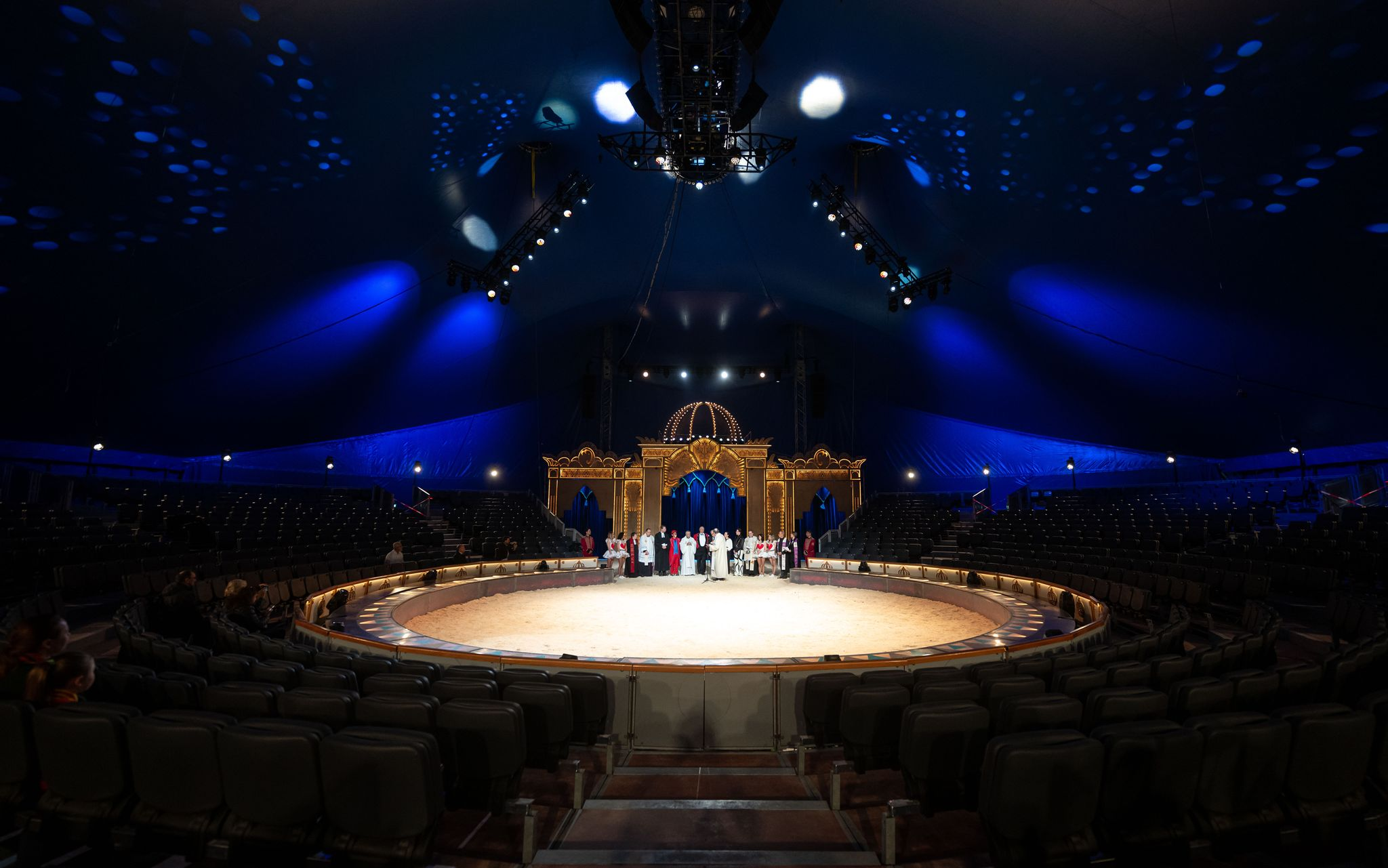 Premiere am Weihnachtsfeiertag: Aktivisten stören Show im Circus Krone