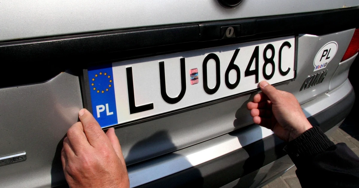 Od 20 października leci 10 000 zł za samochód spalinowy. Masz takie auto? Oto nowe zasady