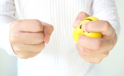 Przez geny, traumę z dzieciństwa? Co może wpływać na rozwój osobowości borderline?