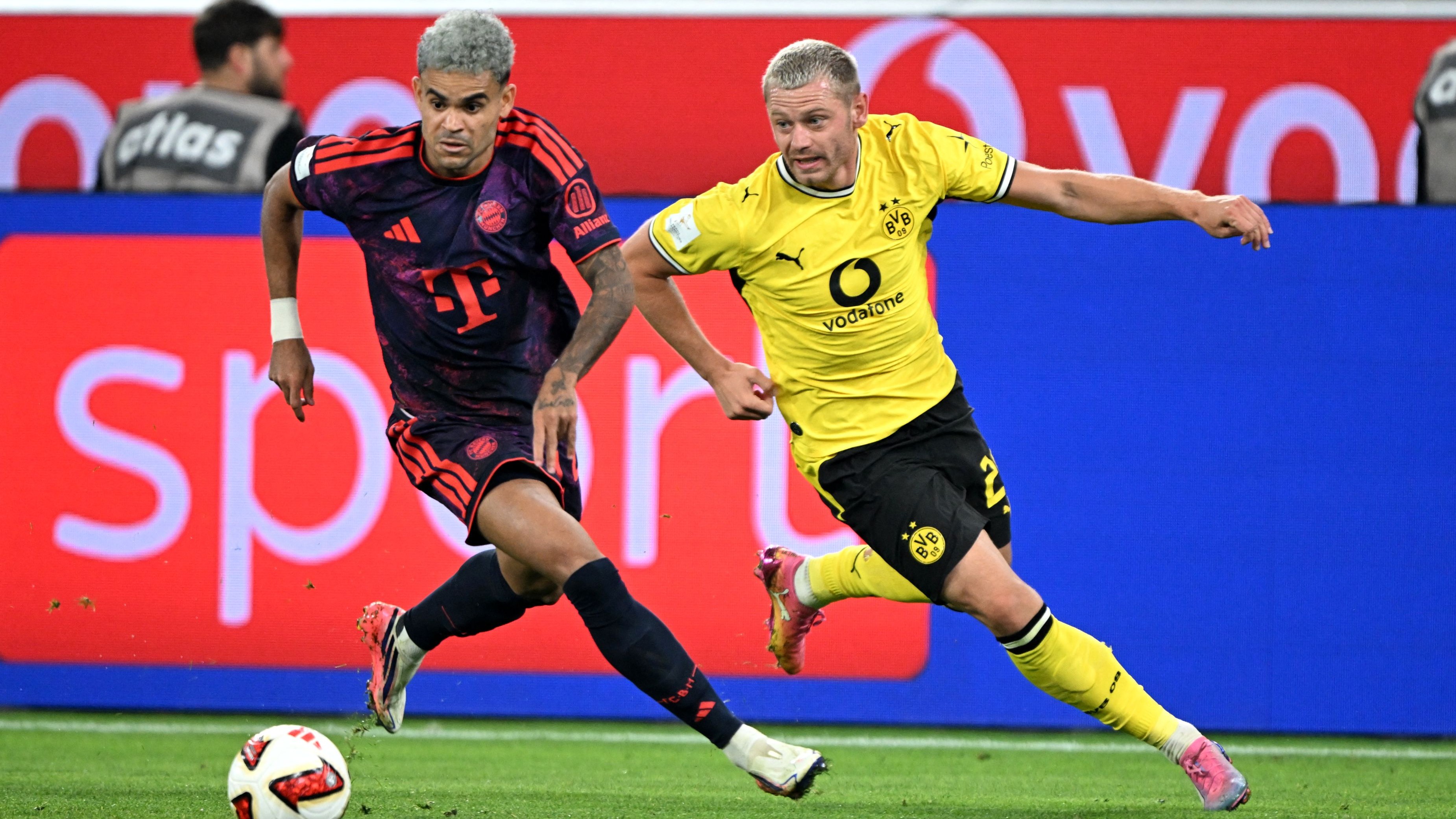 Cine transmite Bayern München  – Borussia Dortmund la TV. La ce oră începe Der Klassiker