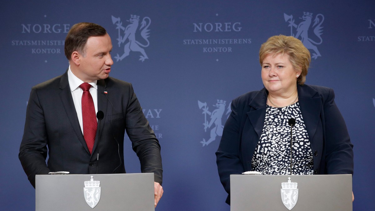 Andrzej Duda poinformował, że w związku ze szczytem NATO, w przyszłym tygodniu do Polski przyjadą sekretarz generalny Sojuszu Jens Stoltenberg i szefowa dyplomacji UE Federika Mogherini. Prezydent przebywa z oficjalną wizytą w Norwegii.