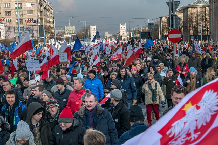 Wyciekła treść SMSa, jaki PO rozsyła przed marszem 7 maja