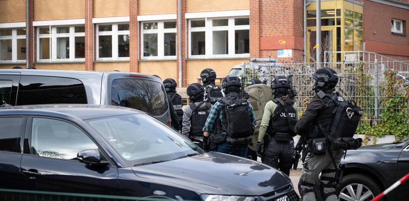 Szturm sił specjalnych na szkołę w Hamburgu. Zatrzymano podejrzanych uczniów