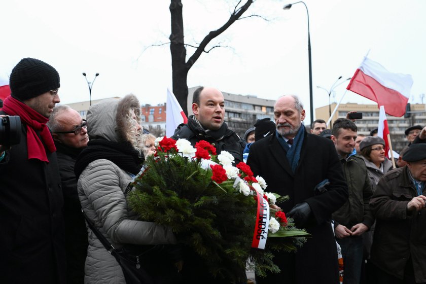 Macierewicz na marszu PiS