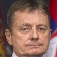 Továbbra is életveszélyben van az élő adásban stroke-ot kapott szerb miniszter
