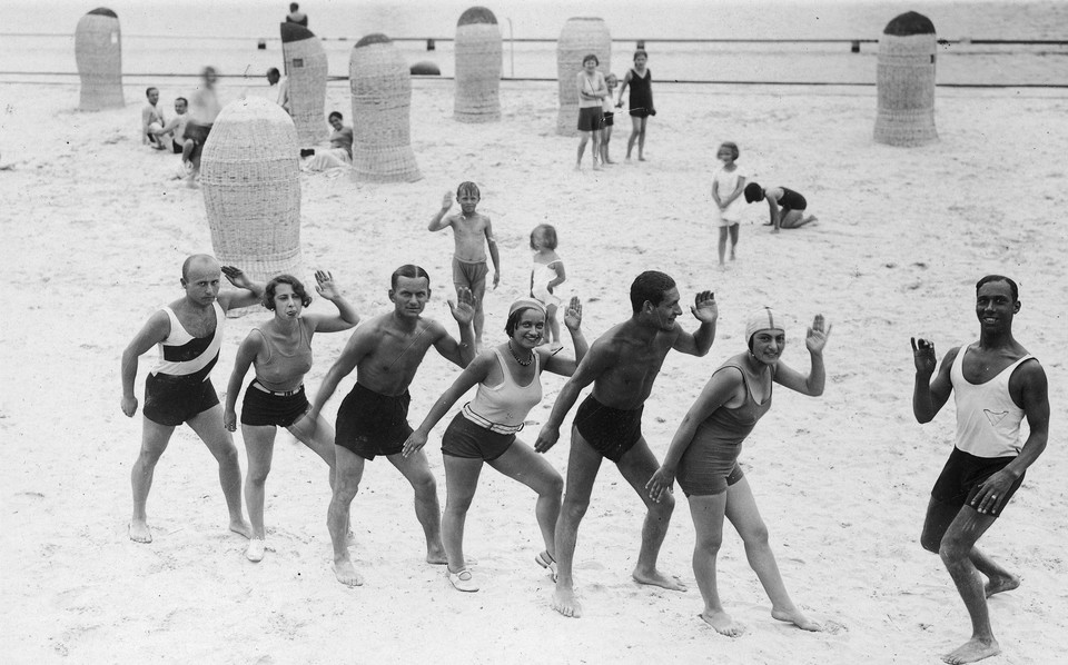 Nauka tańca w kąpielisku siarczano-solankowym w Truskawcu (1930)