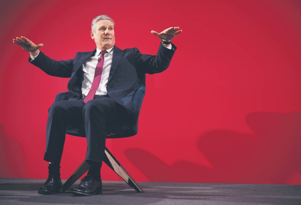 Keir Starmer, premier Wielkiej Brytanii - czy coś go łączyło z podpalaczami.