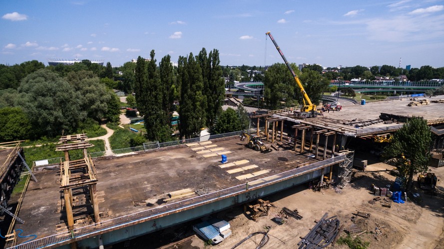 Tak (2 czerwca 2015 r.) wyglądał z lotu ptaka remontowany  Most  Łazienkowski w Warszawie <br><br> fot. (cat) PAP/Leszek Szymański