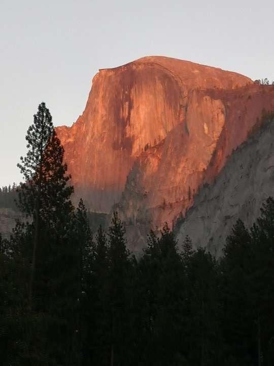 Half Dome w świetle zachodzącego słońca