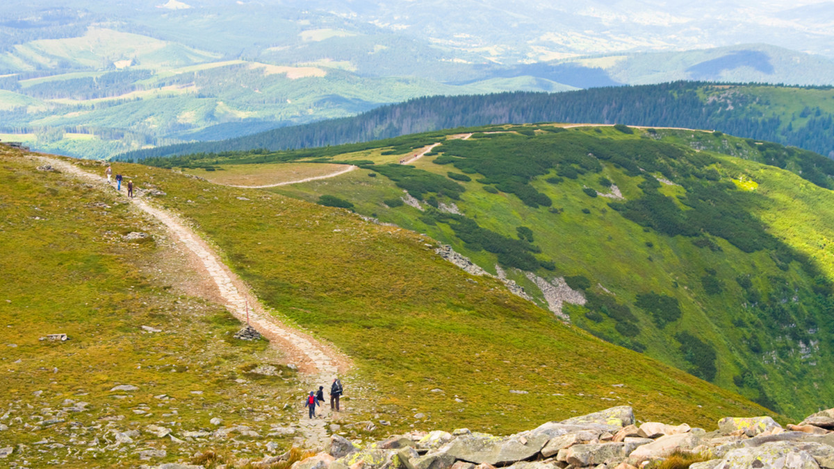 Beskidy warunki. Wciąż leży śnieg