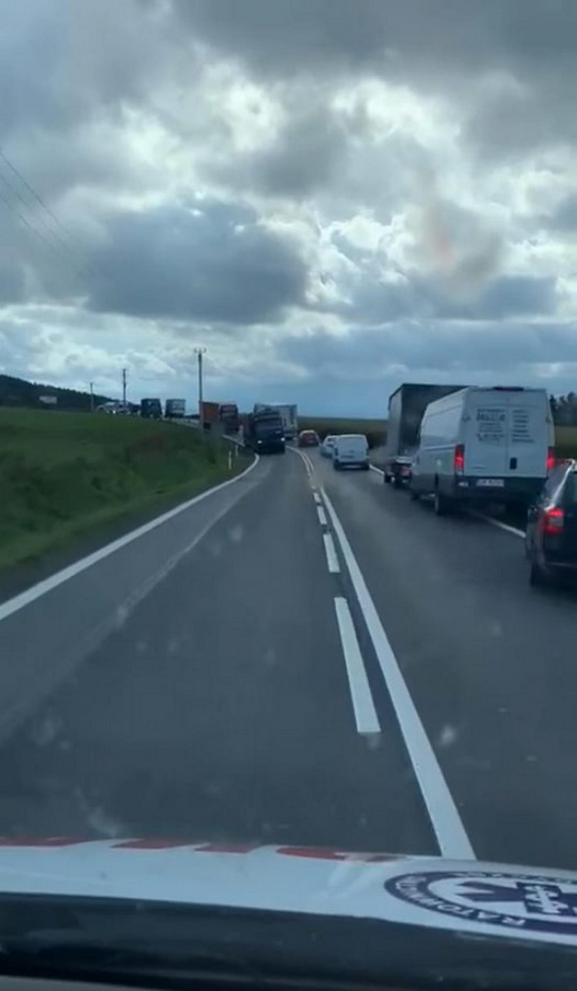 Ząbkowicie Śląskie: protest rolników spowolnił karetkę z dzieckiem