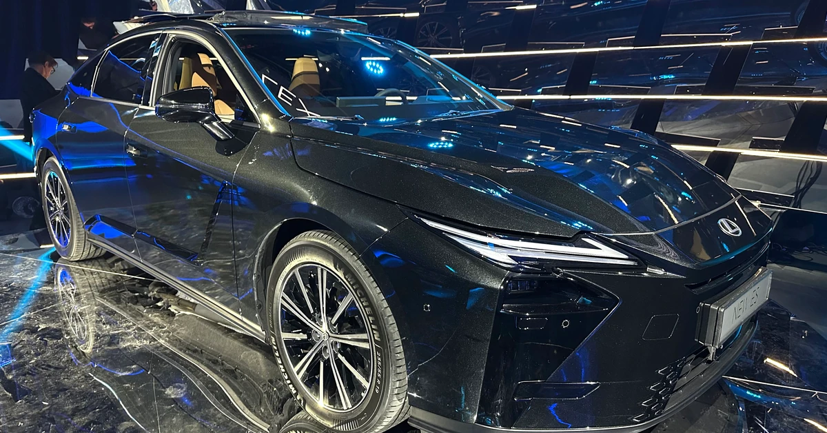 Nowy Lexus już w Polsce. Ma silnik 2.5 i gwarancję na 10 lat. Cena?