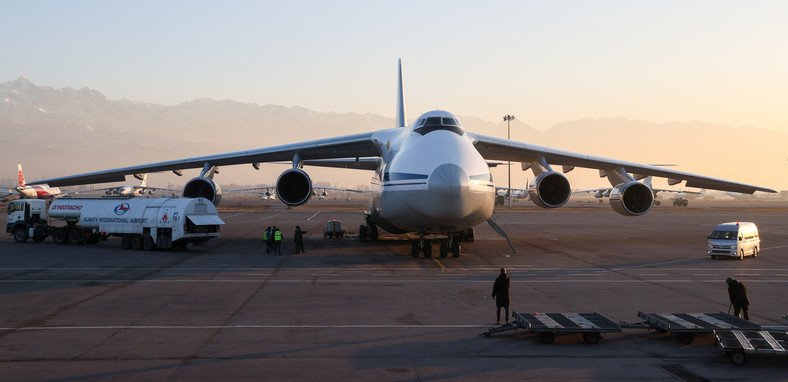 Tak prezentuje się Antonow An-124. Na zdjęciu An-124 wchodzący w skład floty Rosyjskich Sił Zbrojnych