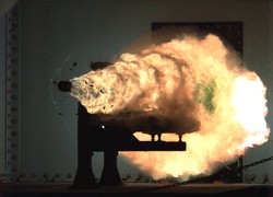 Szyną w proch. Amerykanie uzbroją marynarkę wojenną w działa magnetyczne