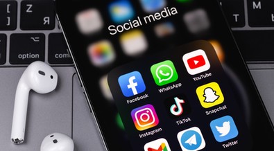 Quiz: Which platform allows users to share 280-character posts?