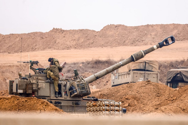 Siły izraelskie wzdłuż granicy ze Strefą Gazy