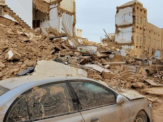 Zniszczenia w mieście Tarim w Jemenie powstałe w wyniku gwałtownych powodzi, 3.05.2021