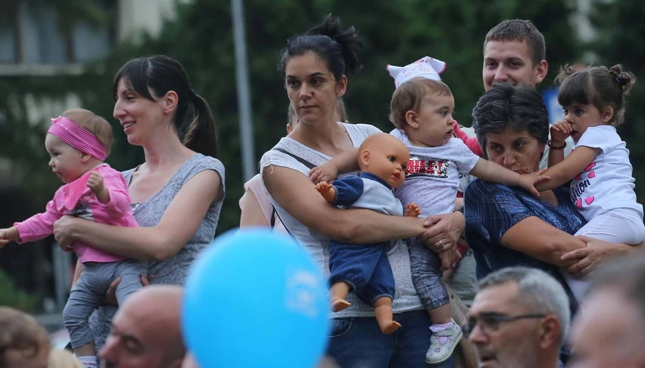 Pedijatri i ginekolozi na usluzi: Poligon za "puzijadu" i savetovalište za roditelje na istom mestu