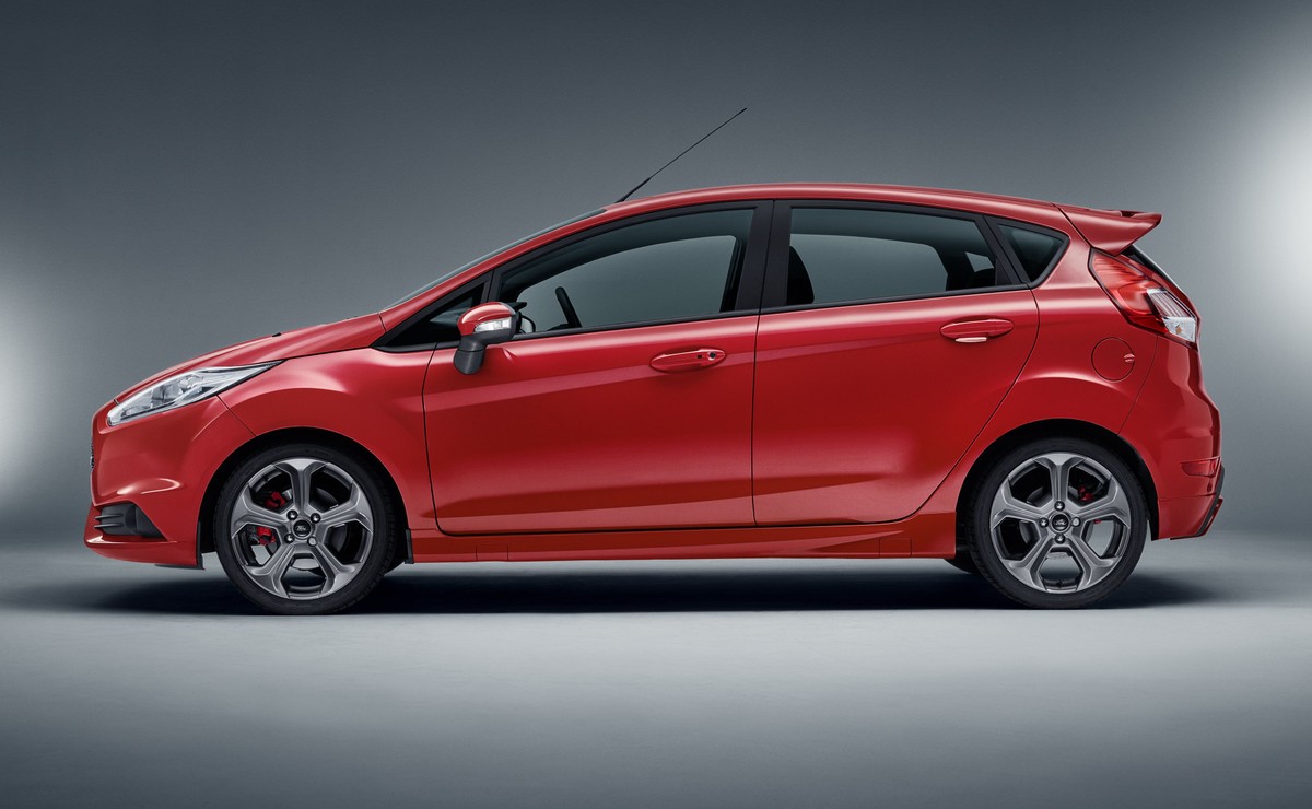 Nowy ford fiesta ST z dodatkową parą drzwi. Polskie rodziny w siódmym niebie?