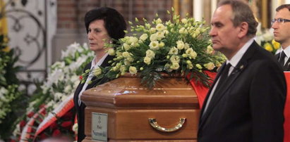 Łzy na pogrzebie Piotra Nurowskiego