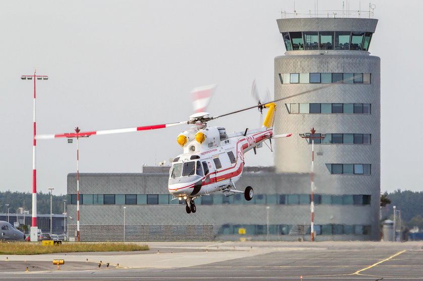 Kolejny lot Kuchcińskiego! Woził syna helikopterem