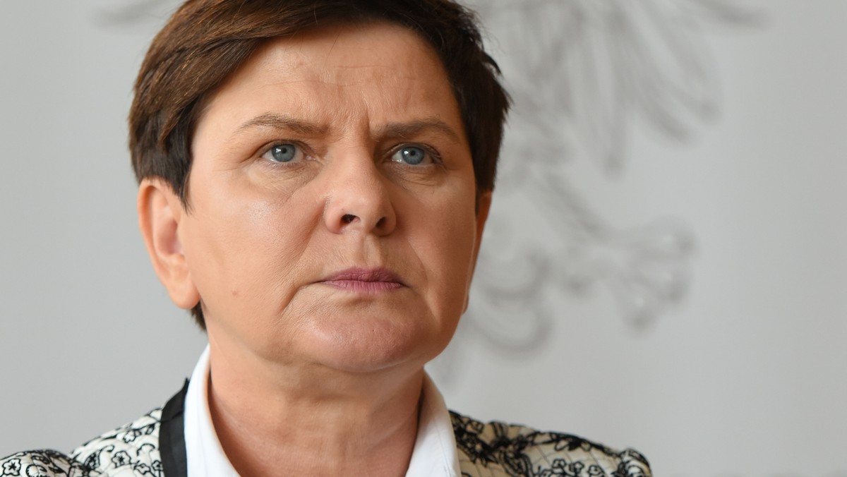 Na godzinę 10.30 premier Beata Szydło zwołała odprawę z ministrami w związku z sytuacją kryzysową po nawałnicach – poinformował na Twitterze rzecznik rządu Rafał Bochenek.