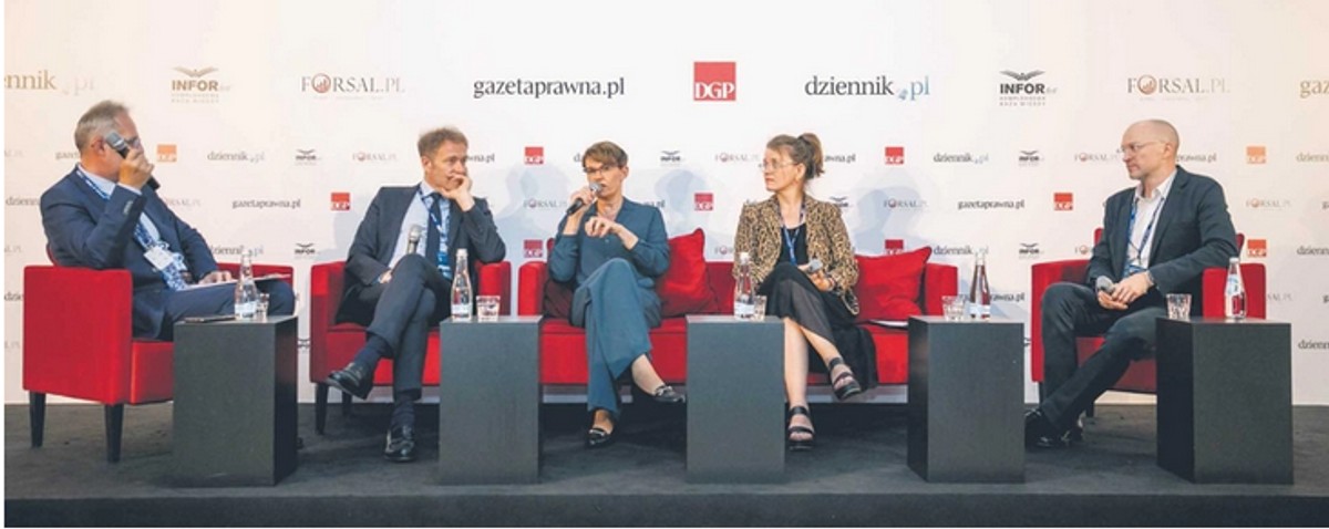 Zbigniew Bartuś- moderator Dziennik Gazeta Prawna, Valéry Gaucherand- CEO at L'Oréal Poland&Baltics, Ewa Wernerowicz- prezes Soonly Finanse, Zuzanna Ziomecka -dyrektor Advanced Leadership Program w Center for Leadership, Tomas Lauko- prezes Publicis Groupe na Europę Środkowo-Wschodnią