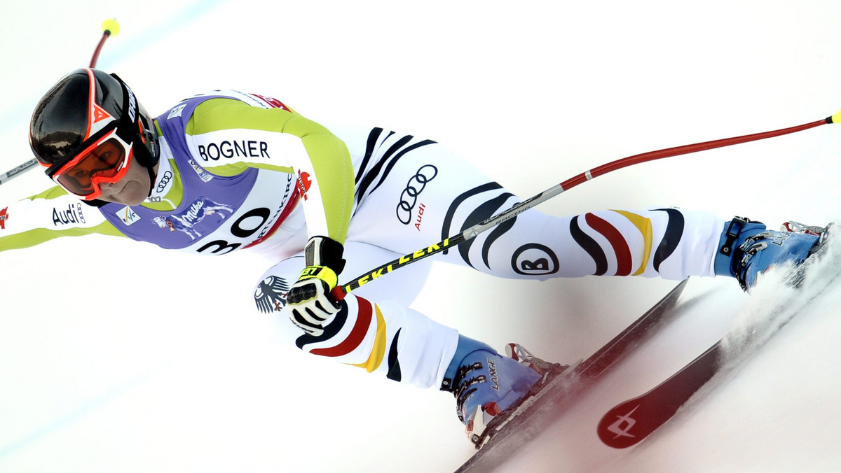 Niemka Gina Stechert, która miała groźnie wyglądający upadek podczas wtorkowego supergiganta na mistrzostwach świata w narciarstwie alpejskim w Garmisch-Partenkirchen, będzie musiała poddać się operacji.