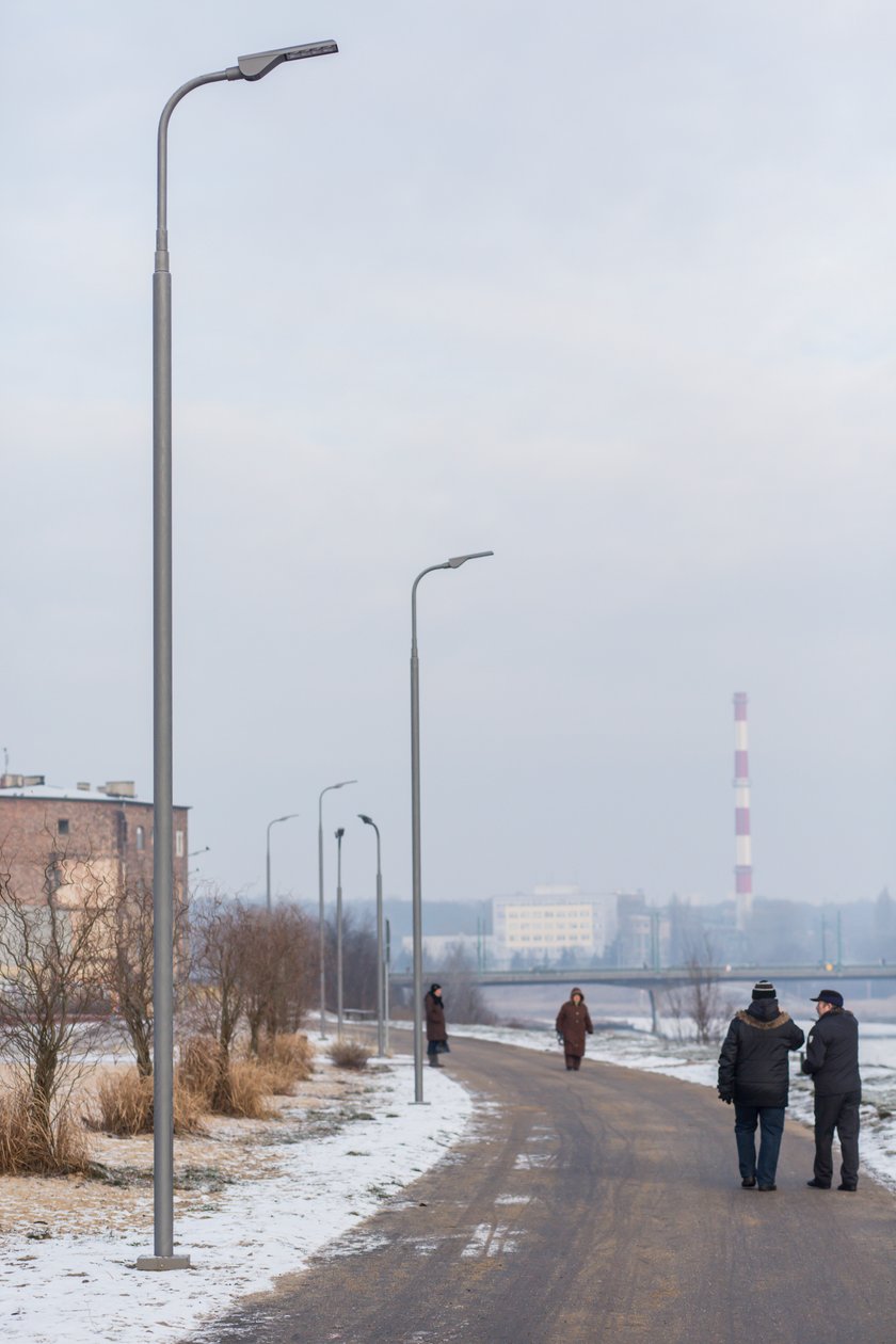 Będzie oświetlenie i monitoring nad Wartą