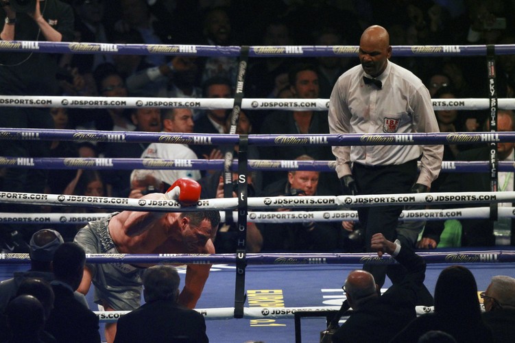 Joshua znokautował Kliczkę w walce gigantów. Brytyjczyk nowym mistrzem WBA, IBF i IBO