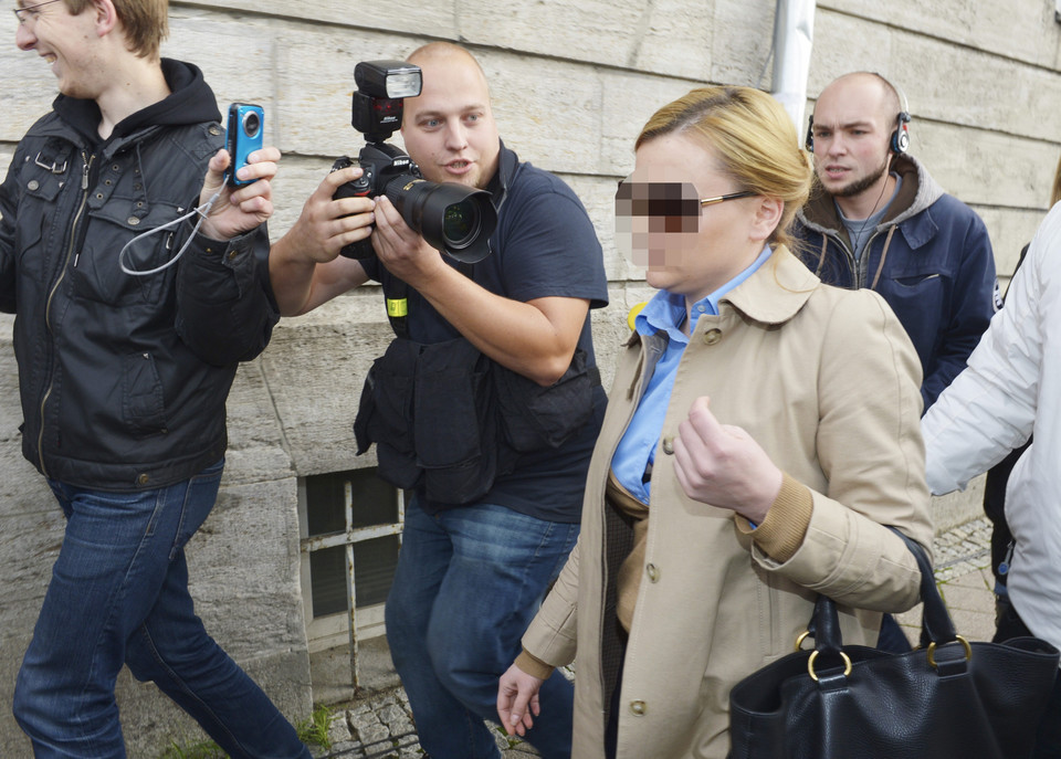 Katarzyna P. wychodzi z przesłuchania w Prokuraturze Okręgowej w Gdańsku, 10 października 2012 r.