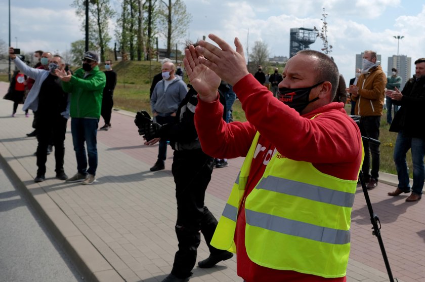 Katowice. Protest przedsiębiorców, którzy domagają się odmrożenia gospodarki