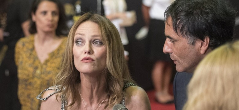 TAK wygląda 44-latka, która nie majstruje przy twarzy: Vanessa Paradis na festiwalu w Locarno. FOTO