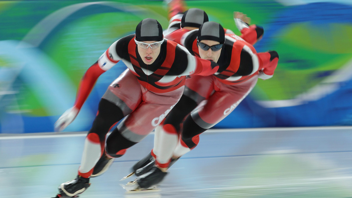 Reprezentacja Kanady zdobyła złoty medal w wyścigu drużynowym w łyżwiarstwie szybkim podczas ZIO w Vancouver.