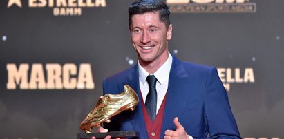 Robert Lewandowski odebrał prestiżową nagrodę. Dostał w nagrodę gorącego całusa od żony [ZDJĘCIA]