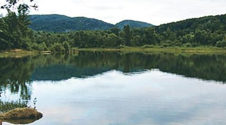 Csúzlival lőtték a pecások   a fürdőzőket