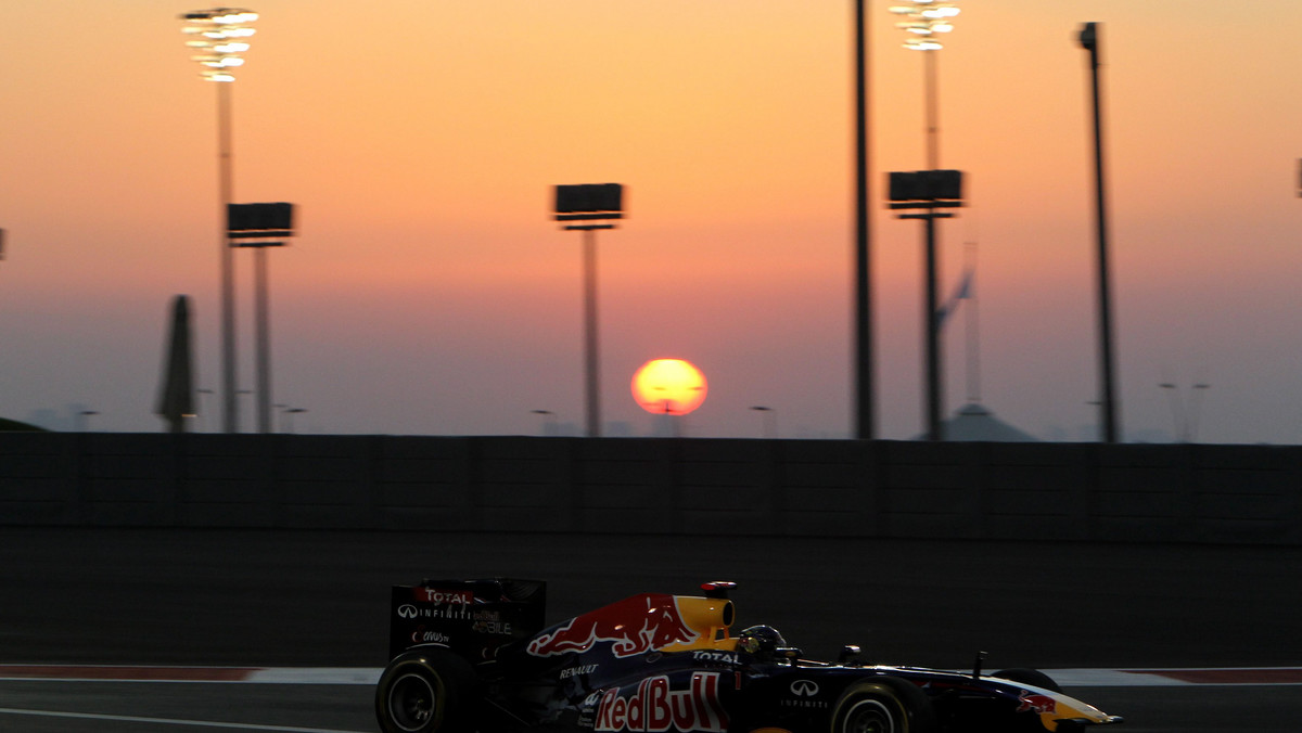 Po triumfie w kwalifikacjach do Grand Prix Abu Zabi Sebastian Vettel wyrównał osiągnięcie Nigela Mansella, który w 1992 roku czternaście razy zdobywał pole position. Mistrz świata w zaciętej walce pokonał duet McLarena, a za dwa tygodnie w Brazylii będzie miał szansę na pobicie rekordu Anglika.