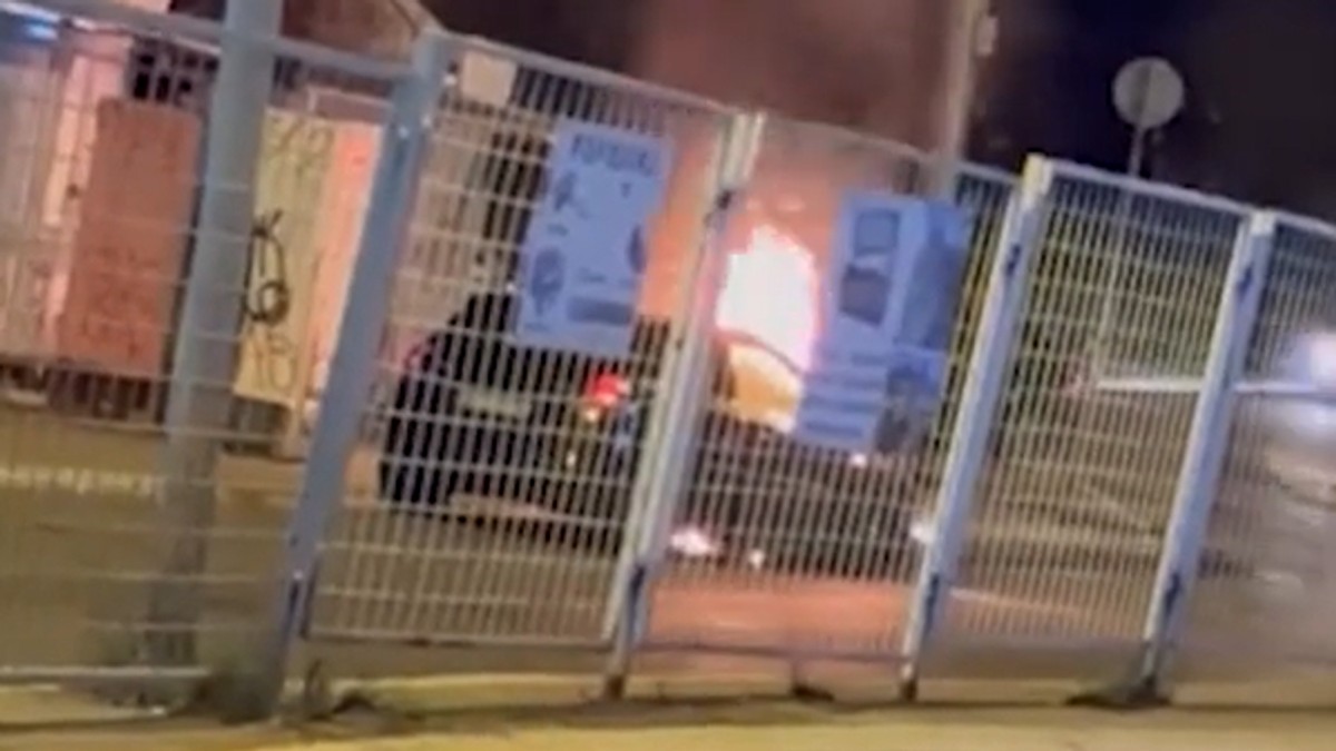 Izbio požar na automobilu u Železniku