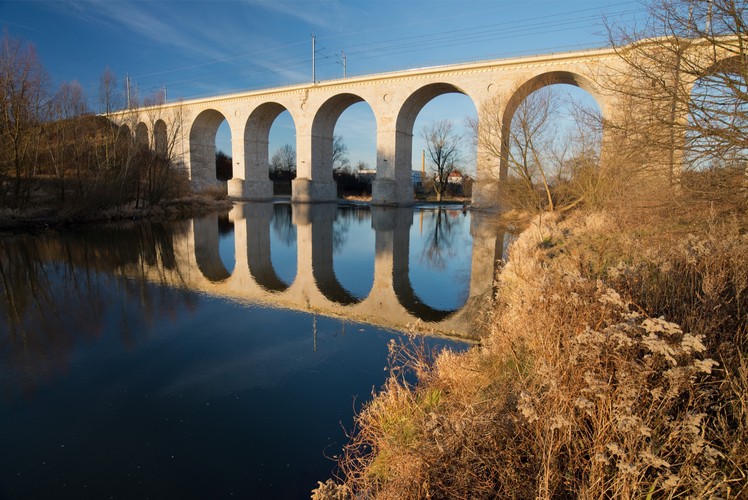 Zabytkowy most w Bolesławcu.