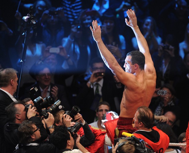 Zobacz jak Kliczko 'lał' Wacha. Polak jednak nie padł na deski