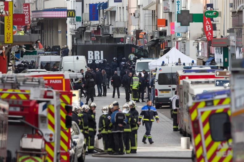 Vanredno stanje u Parizu posle napada