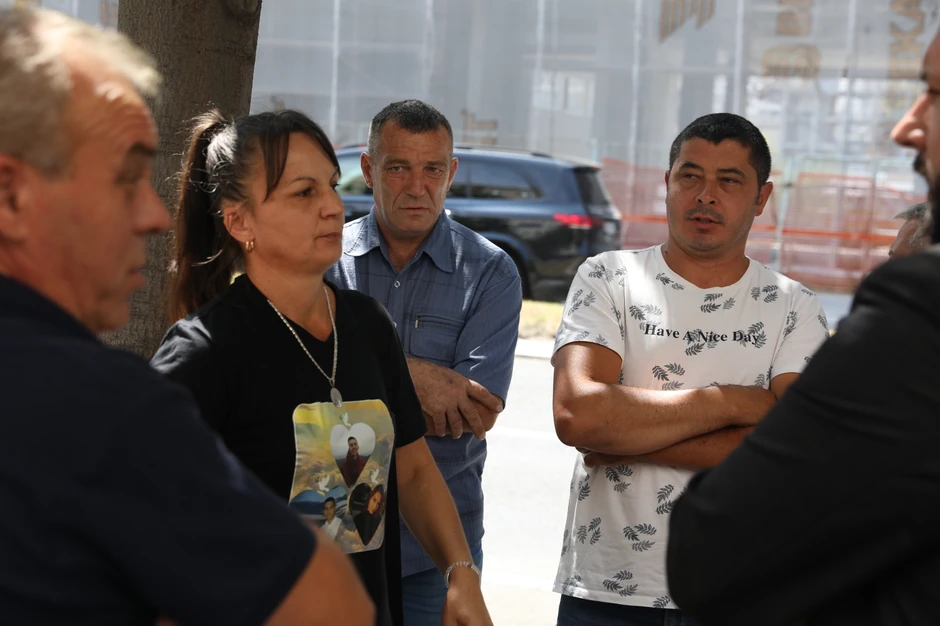 Porodice ubijenih u masakru kod Mladenovca