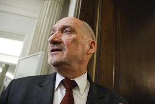 Apel Macierewicza do Seremeta w sprawie śledztwa smoleńskiego: Wybuch powinien być główną hipotezą