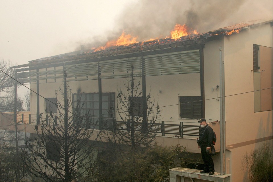 GRECJA GÓRA PENTELI POŻAR LASU