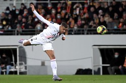 Piłkarze Paris Saint-Germain remis uratowali w doliczonym czasie gry [WIDEO]