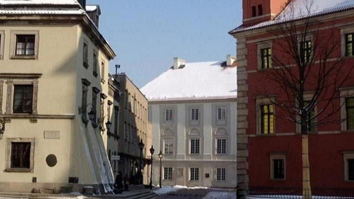 W ciągu roku zawieranych tu jest półtora tysiąca małżeństw. Czy to miejsce wkrótce zmieni swoje przeznaczenie? Miasto stołeczne Warszawa może stracić Pałac Ślubów. Budynek chce przejąć nowy dyrektor Zamku Królewskiego. Tłumaczy to powodami historycznymi. – Nie zgodzimy się na to. To kolejna próba zawłaszczenia przez władze centralne mienia, z którego korzystają warszawiacy – grzmi stołeczny Ratusz.