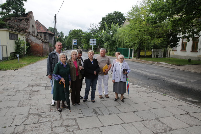 Mieszkańcy chcą budowy parkingu