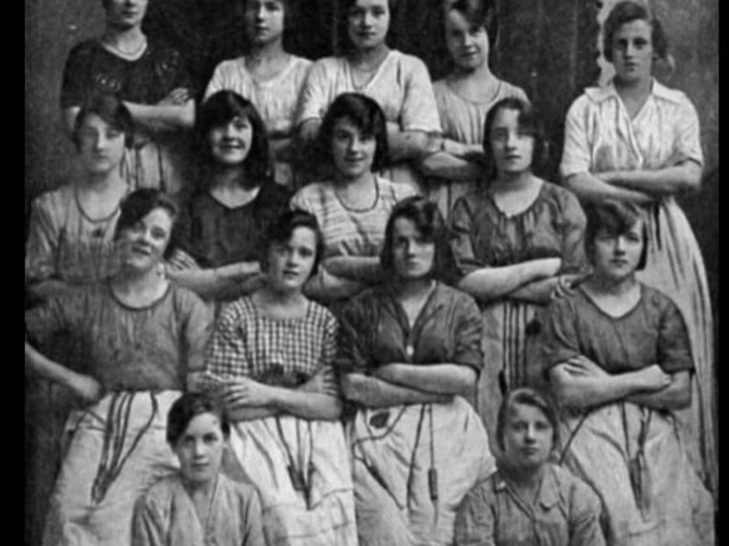 Fotografija i jeziv detalj na slici koji "upada" u oči foto: društvene mreže 